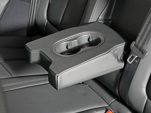 New 2026 Porsche Macan image 34