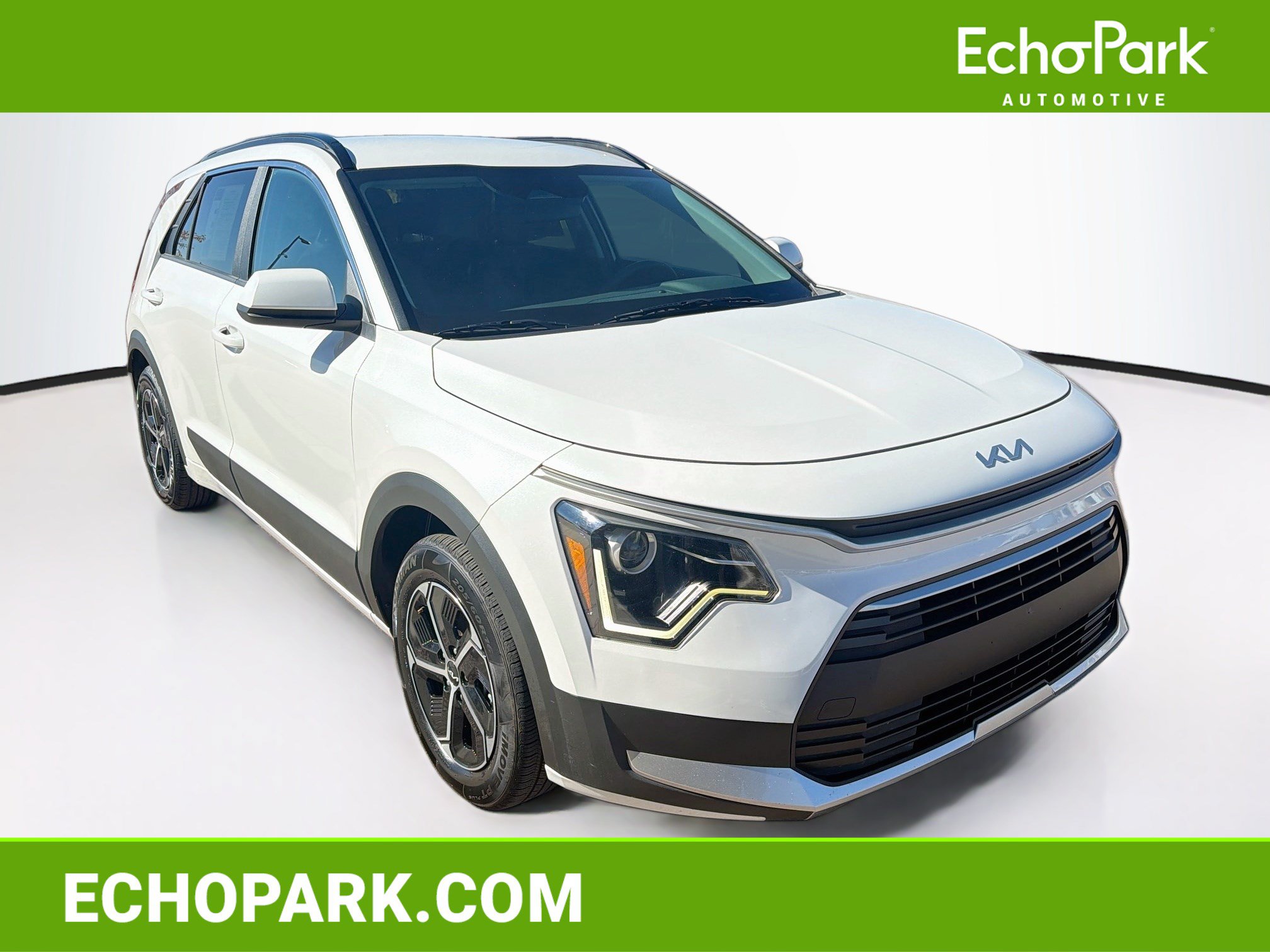 Used 2025 Kia Niro LX FWD image 1