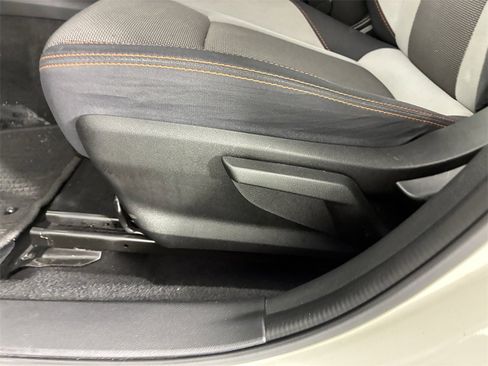 Used 2023 Subaru Crosstrek 2.0i Premium image 12