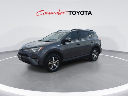 Used 2018 Toyota RAV4 XLE FWD image 4