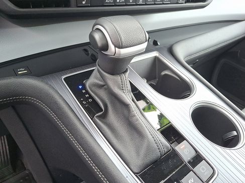 Used 2025 Toyota Sienna XLE image 16