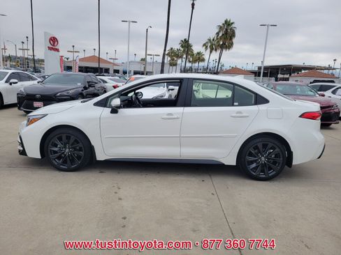 Used 2026 Toyota Corolla SE FWD image 7