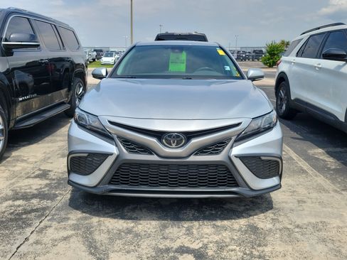 Used 2024 Toyota Camry SE FWD image 2