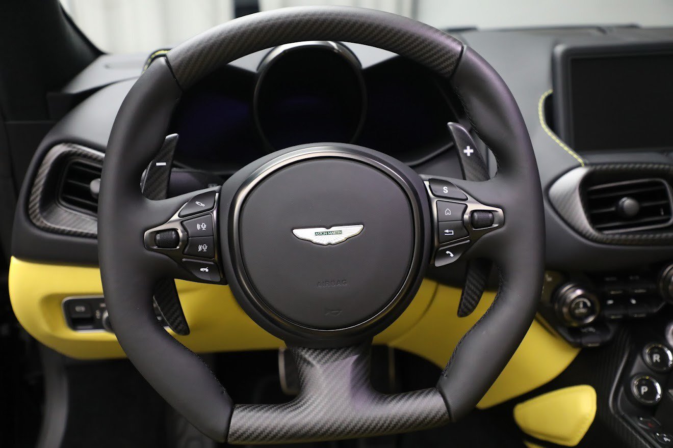 Used 2023 Aston Martin V12 Vantage Roadster RWD image 23