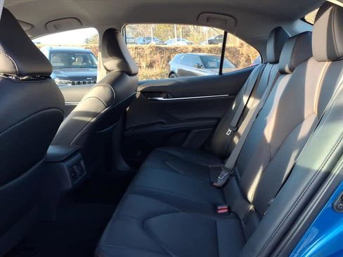 Used 2020 Toyota Camry XLE image 20