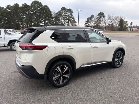 Used 2023 Nissan Rogue SL w/ SL Premium Package image 8