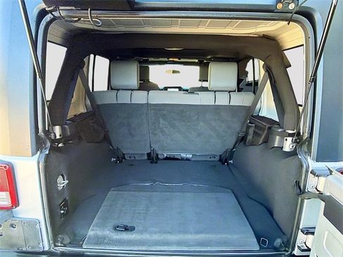 Used 2010 Jeep Wrangler Unlimited Sport image 12