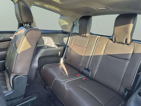 Used 2017 INFINITI QX60 FWD w/ Deluxe Technology Package image 11