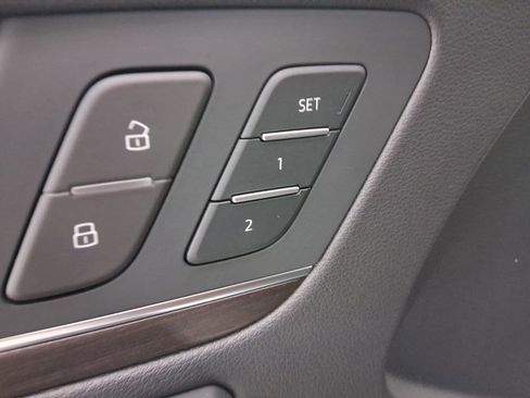 Used 2025 Audi Q5 2.0T Premium Plus w/ Premium Plus Package image 16