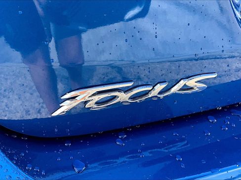 Used 2018 Ford Focus SE image 32