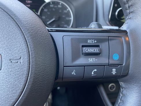 Used 2021 Nissan Rogue SL w/ Premium Package image 33