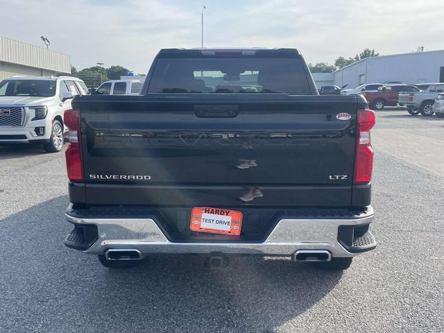 Used 2024 Chevrolet Silverado 1500 LTZ AWD/4WD image 5