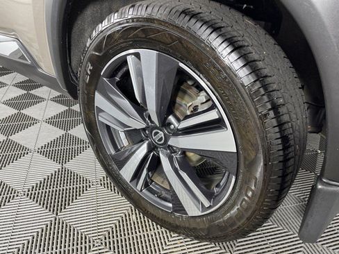 Used 2021 Nissan Rogue Platinum FWD image 11