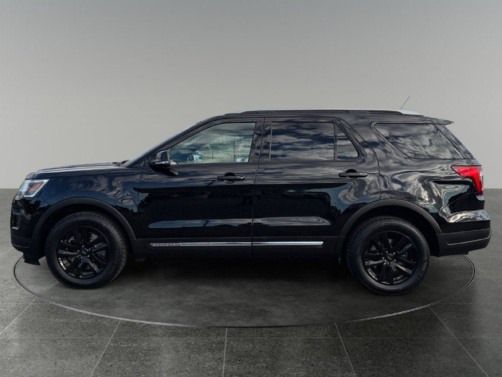 Used 2018 Ford Explorer XLT w/ Equipment Group 201A AWD/4WD image 6