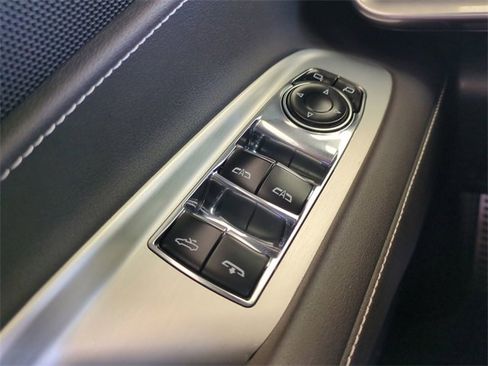 Certified 2025 Chevrolet Corvette Stingray Convertible w/ 1LT image 26