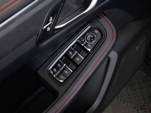 Used 2024 Porsche Macan GTS AWD/4WD image 28