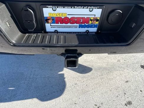 Used 2015 Chevrolet Silverado 1500 High Country image 45