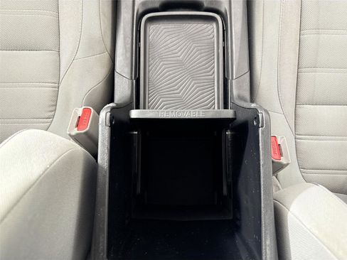 Used 2017 Honda CR-V LX image 31