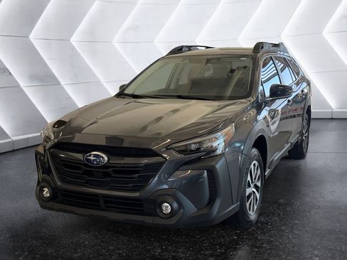 Used 2024 Subaru Outback Premium image 3