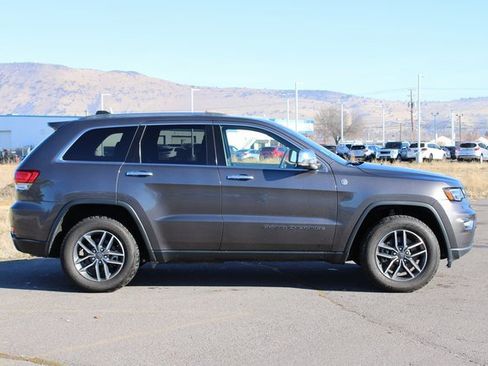 Used 2021 Jeep Grand Cherokee Limited w/ Luxury Group II image 7