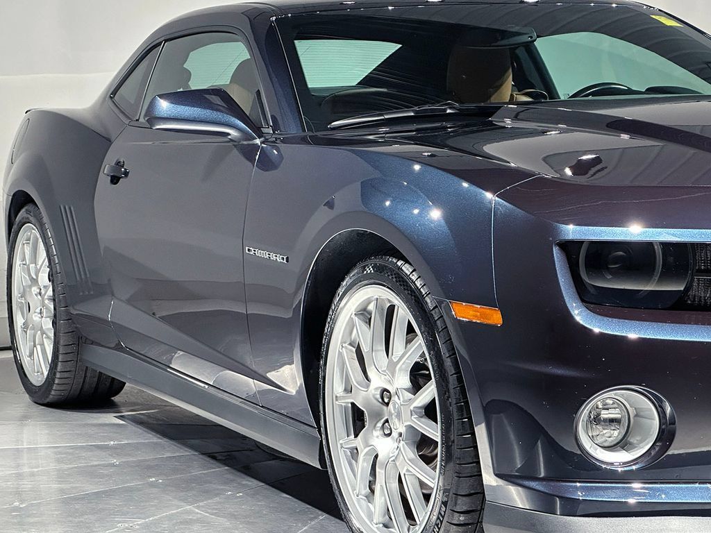 Used 2013 Chevrolet Camaro SS w/ Dusk Special Edition RWD image 19