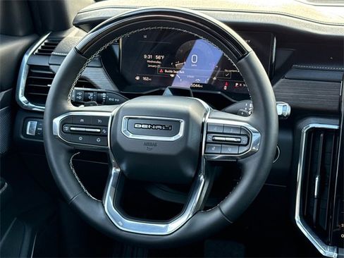 Used 2025 GMC Acadia Denali w/ Super Cruise Package image 13