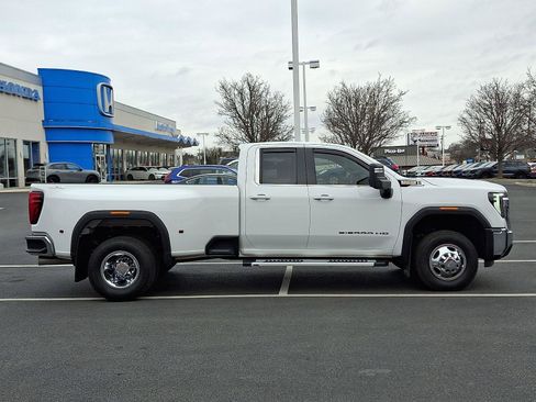 Used 2024 GMC Sierra 3500 SLE w/ SLE Value Package image 7