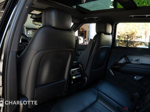 Used 2025 Land Rover Range Rover Sport Dynamic SE image 28
