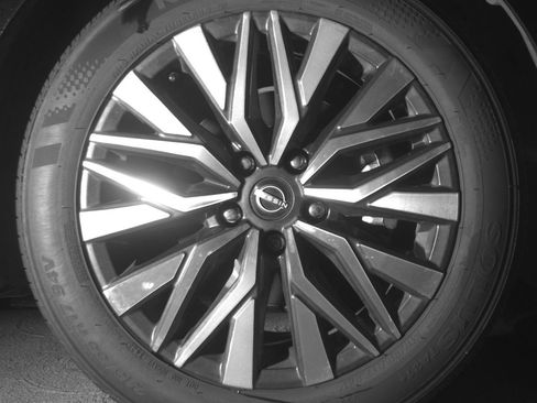 Used 2025 Nissan Altima 2.5 SV image 13