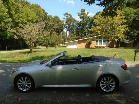 Used 2013 INFINITI G37 Convertible w/ Premium Pkg RWD image 8