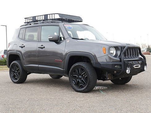 Used 2018 Jeep Renegade Trailhawk w/ Cold Weather Group II image 7