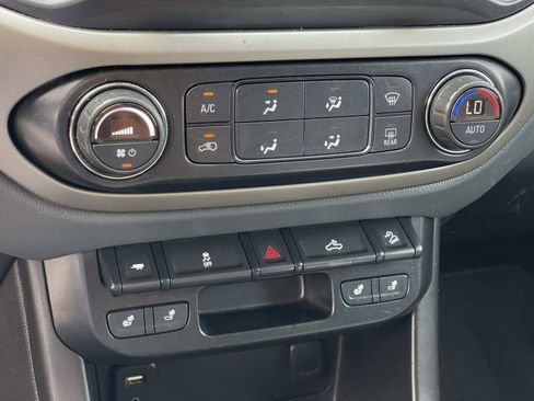 Used 2016 Chevrolet Colorado Z71 AWD/4WD image 17