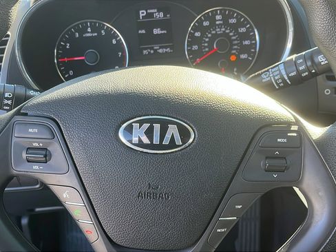 Used 2017 Kia Forte LX image 11