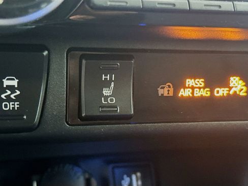 Used 2024 Toyota RAV4 XSE AWD/4WD image 19