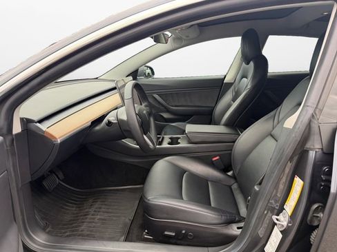 Used 2019 Tesla Model 3 Mid Range image 9