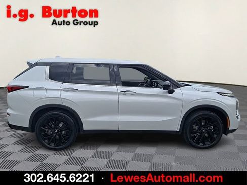 Used 2023 Mitsubishi Outlander SEL AWD/4WD image 7