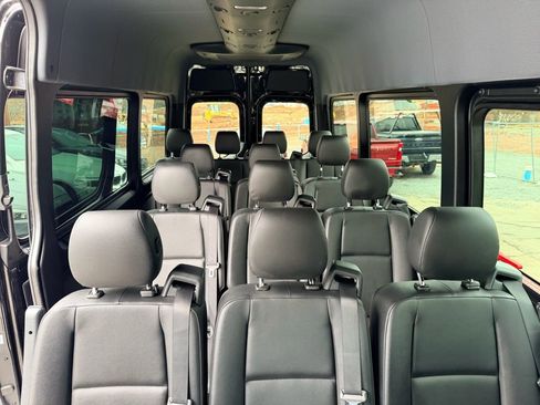 Used 2020 Mercedes-Benz Sprinter 2500 w/ Premium Plus Package image 19