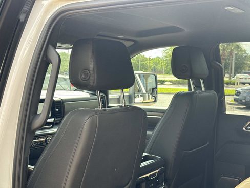 Used 2024 Chevrolet Silverado 2500 High Country w/ Technology Package AWD/4WD image 20