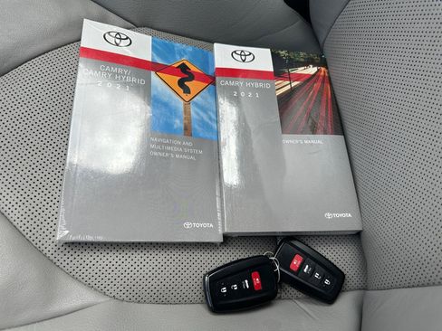 Used 2021 Toyota Camry XLE FWD image 34