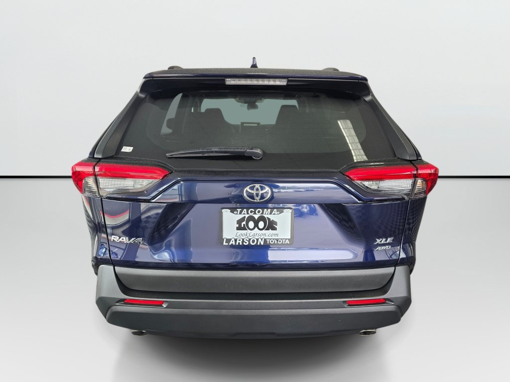 Used 2025 Toyota RAV4 XLE AWD/4WD image 4