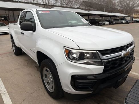 Used 2021 Chevrolet Colorado W/T image 2