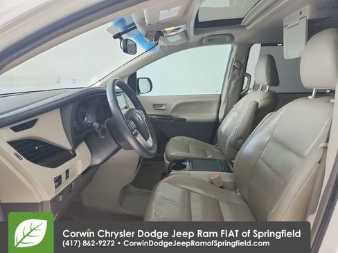 Used 2016 Toyota Sienna L image 18