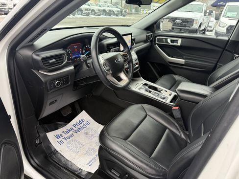 Certified 2023 Ford Explorer XLT w/ Equipment Group 202A image 7
