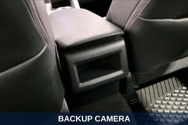 Used 2024 Toyota Camry SE FWD image 13