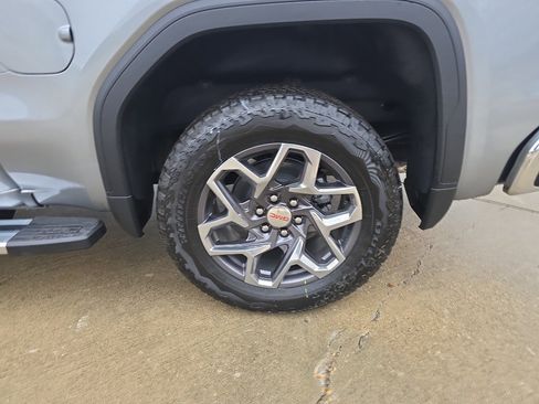 New 2026 GMC Sierra 1500 SLT w/ SLT Premium Package image 12