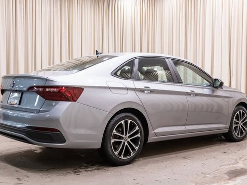 Used 2024 Volkswagen Jetta Sport image 6