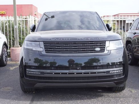 Used 2025 Land Rover Range Rover Long Wheelbase SE image 2