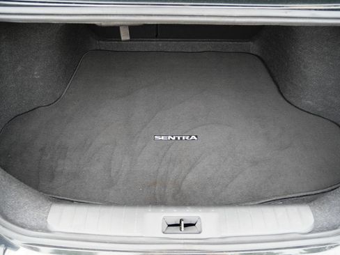 Used 2020 Nissan Sentra SR w/ Electronics Package FWD image 21