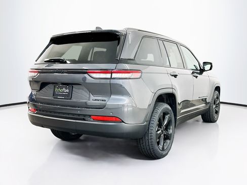 Used 2023 Jeep Grand Cherokee Limited w/ Black Appearance Package image 9