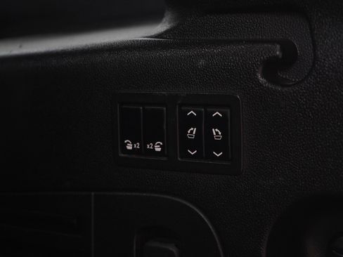 Used 2019 Chevrolet Suburban LT image 21